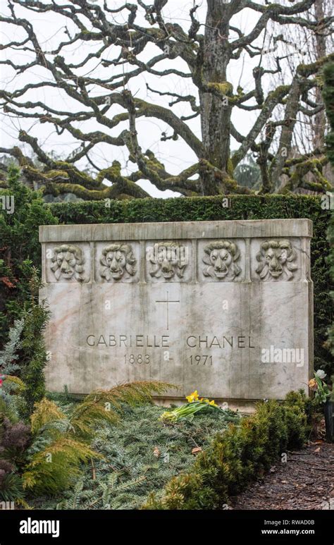 coco chanel grave